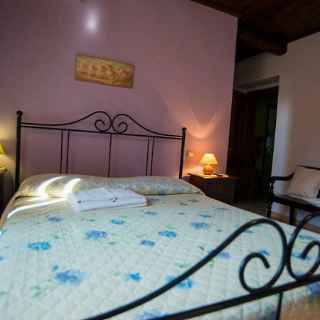 ホテルAgriturismo Il Podere ペトリニャーノ エクステリア 写真