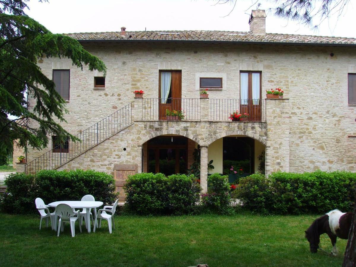 ホテルAgriturismo Il Podere ペトリニャーノ エクステリア 写真