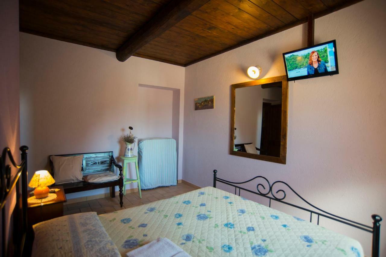 ホテルAgriturismo Il Podere ペトリニャーノ エクステリア 写真