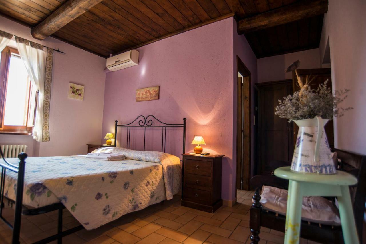 ホテルAgriturismo Il Podere ペトリニャーノ エクステリア 写真